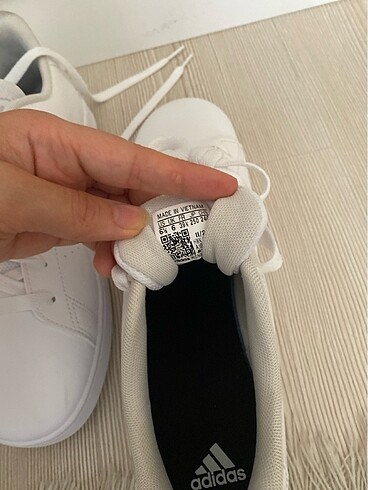 39,5 Beden Sıfır giyilmemiş Adidas ayakkabı