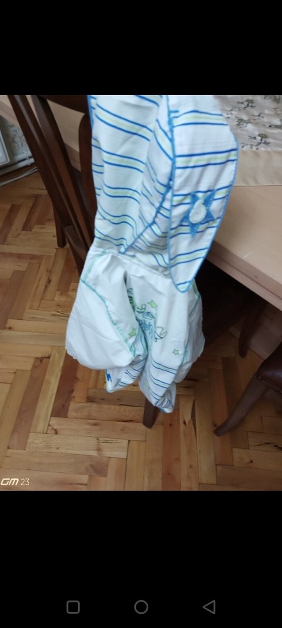 Kapüşonlu Erkek Çocuk Beyaz yağmurluk - Görsel 4