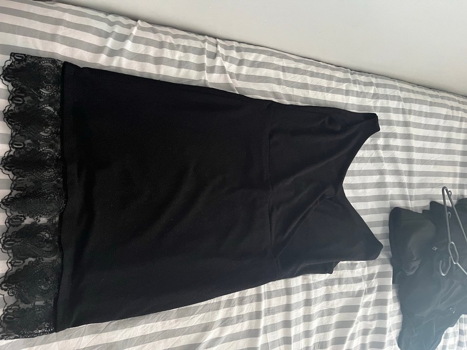 Siyah V Yakalı Kolsuz Midi Elbise simli - Görsel 2