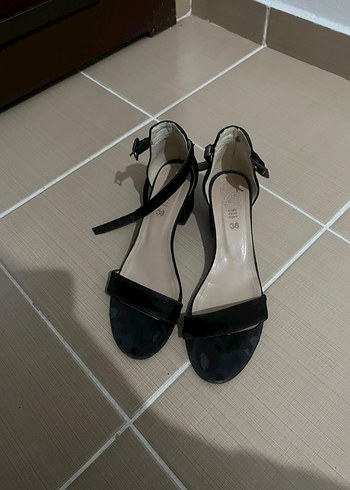 Topuklu ayakkabı - Görsel 3