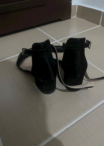 Topuklu ayakkabı - Görsel 2