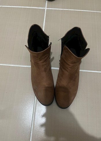 Kahverengi Süet Dolgu Topuklu Kadın Bot - Görsel 3