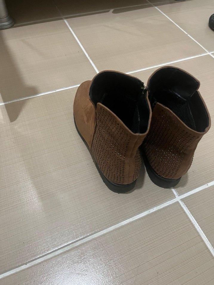 Kahverengi Süet Dolgu Topuklu Kadın Bot - Görsel 2