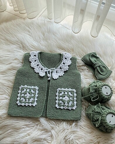 Örgü bebek yeleği takım