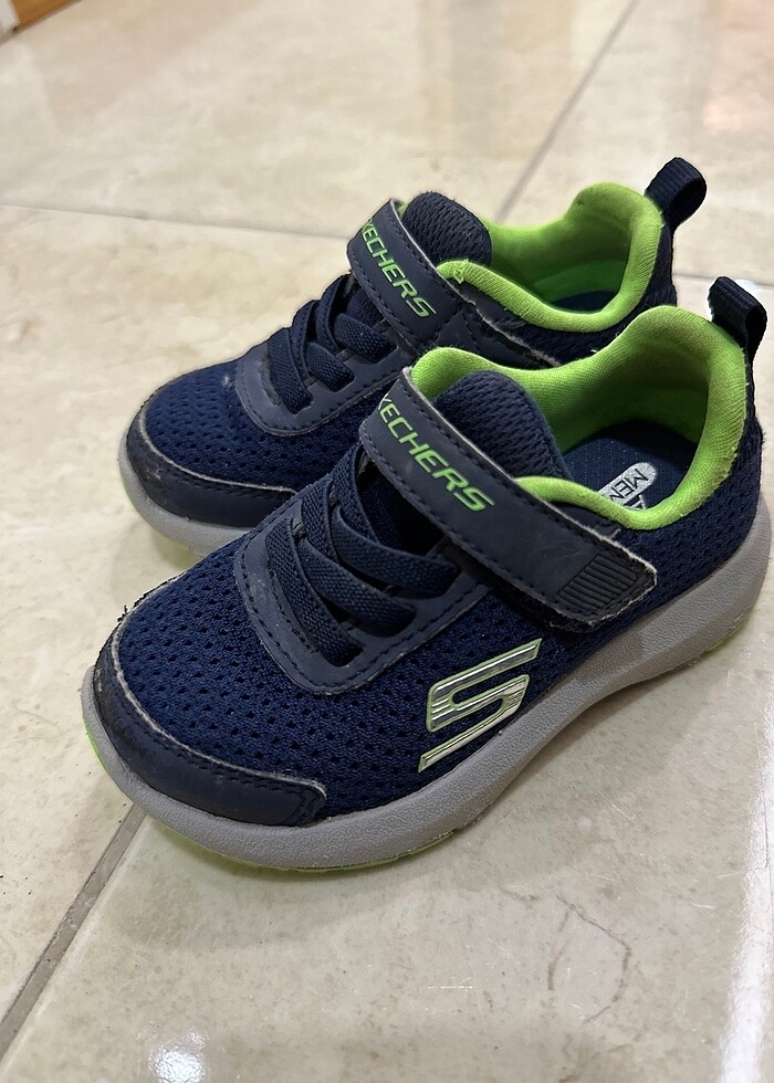 Skechers spor ayakkabı (22 numara) - Görsel 3