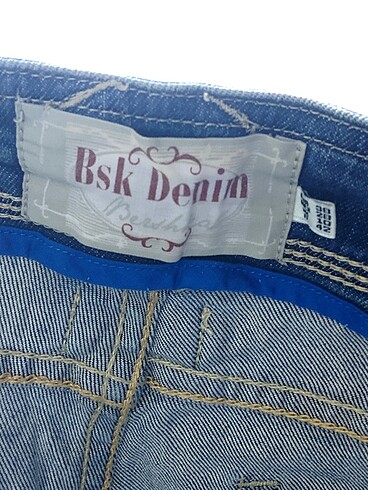 38 Beden çeşitli Renk PreLoved Mini Şort %70 İndirimli.