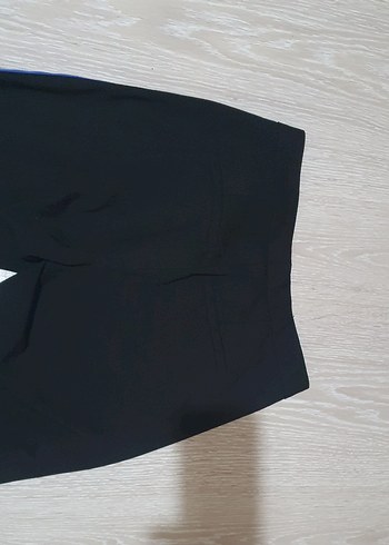 Mavi Şeritli Kadın Kısa Kumaş Pantolon - Görsel 4