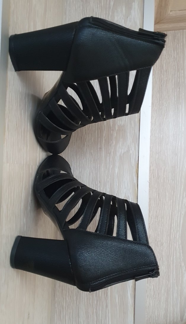 Kemerli Siyah dokulu kalın Topuklu Ayakkabı - Görsel 5