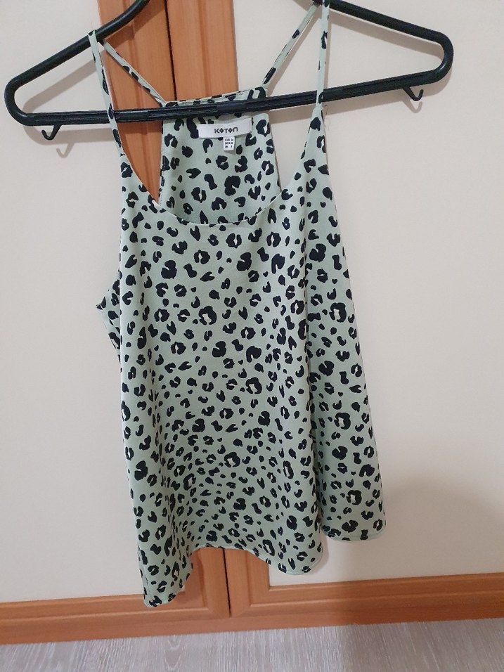 Desenli Askılı Kadın Bluz - Görsel 2