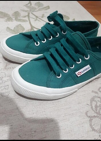 37 Beden Superga