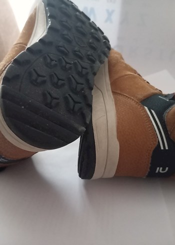 Kahverengi Erkek  çocuk  Bot - Görsel 2