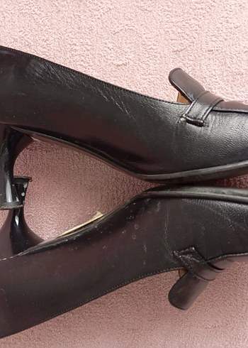 Siyah Deri Tokalı Klasik Kadın Ayakkabı - Görsel 4