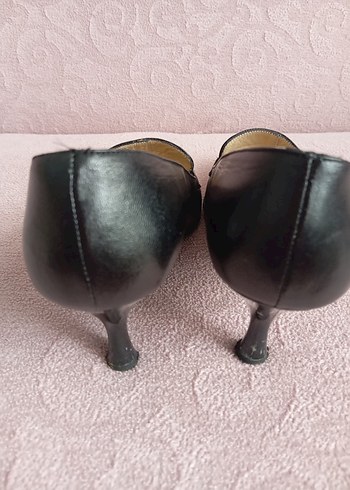 Siyah Deri Tokalı Klasik Kadın Ayakkabı - Görsel 2