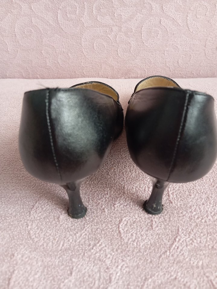 Siyah Deri Tokalı Klasik Kadın Ayakkabı - Görsel 2