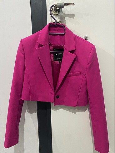 Zara Pembe Crop Blazer