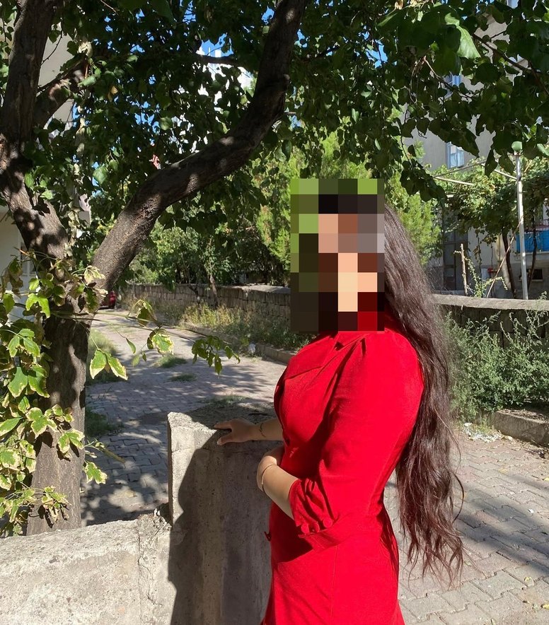 Kırmızı V Yakalı Midi Henna Elbise - Görsel 3