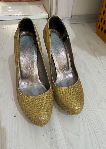 Altın Renkli Simli Stiletto Topuklu Kadın Ayakkabı