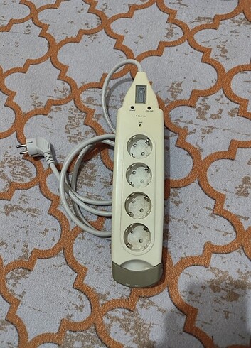 BELKIN Priz 