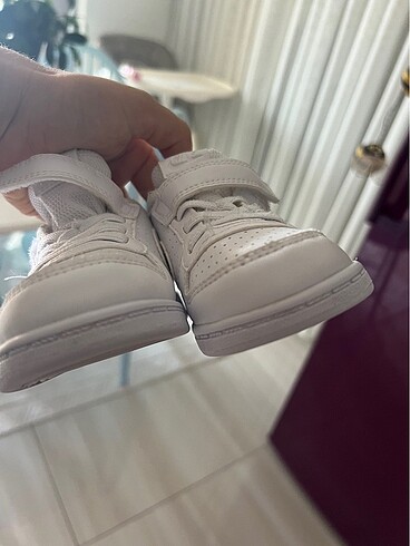 25 Beden beyaz Renk Nike çocuk ayakkabısı