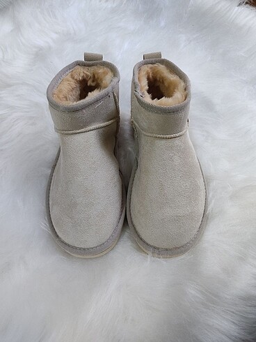 UGG ULTRA MİNİ BEJ BOT