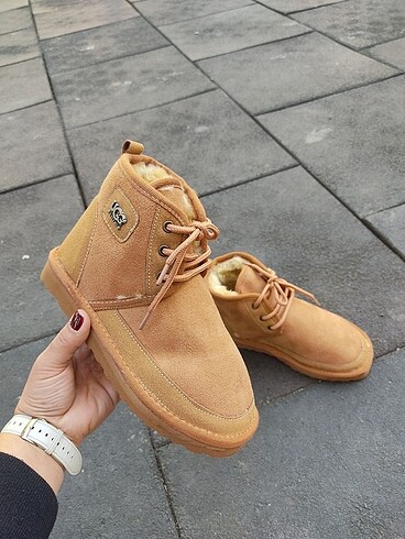 Ugg Ugg bağcıklı taba