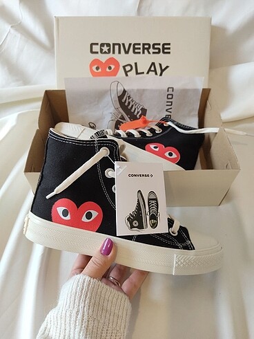 Converse play comme