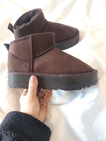 Ugg platform