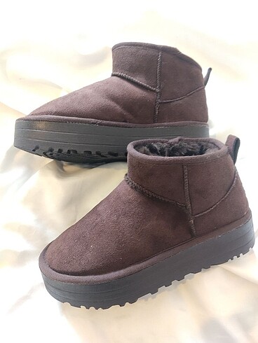 Ugg platform