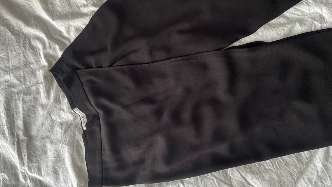 Kadın Siyah Pilili Saten Kumaş Pantolon - Görsel 3