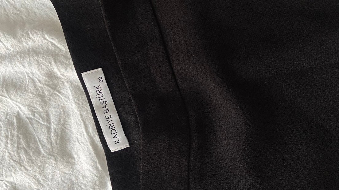 Kadın Siyah Pilili Saten Kumaş Pantolon - Görsel 2