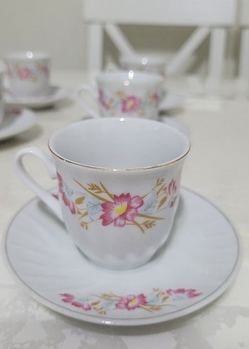 Beyaz Çiçek Desenli Porselen Fincan Takımı - Görsel 4