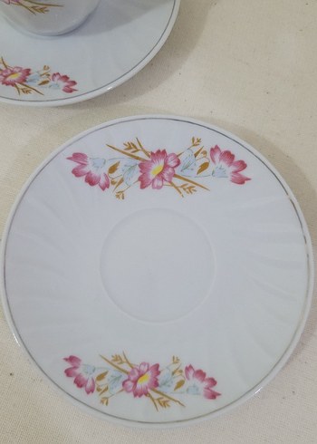 Beyaz Çiçek Desenli Porselen Fincan Takımı - Görsel 5