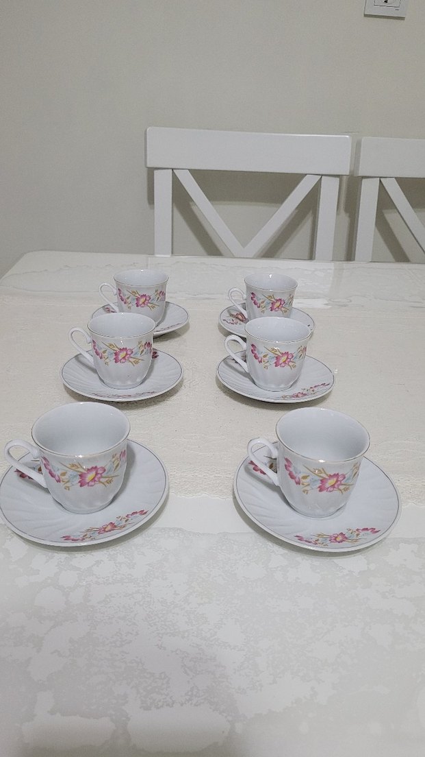 Beyaz Çiçek Desenli Porselen Fincan Takımı - Görsel 3