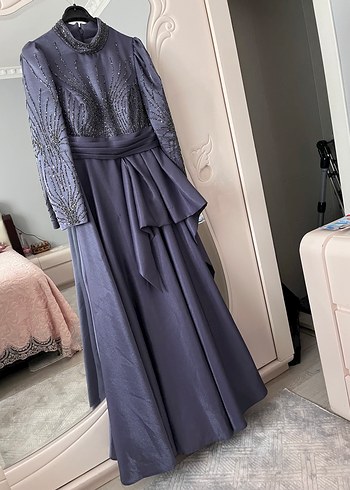 Hennin marka Uzun Kollu İşlemeli Mor Abiye elbise - Görsel 3