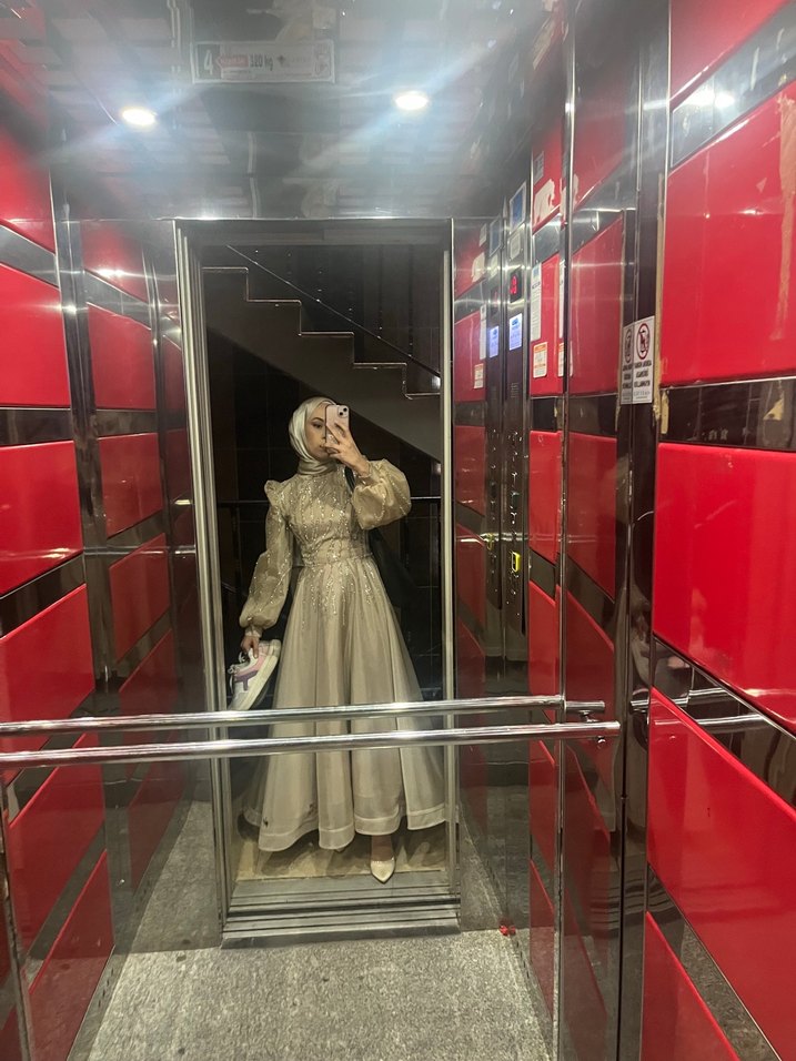 Bej Balon Kol Tesettür Abiye - Görsel 2