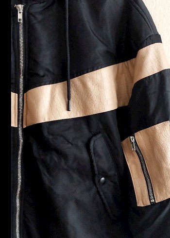 Cep Detaylı Siyah Kapüşonlu Midi Ceket - Görsel 3