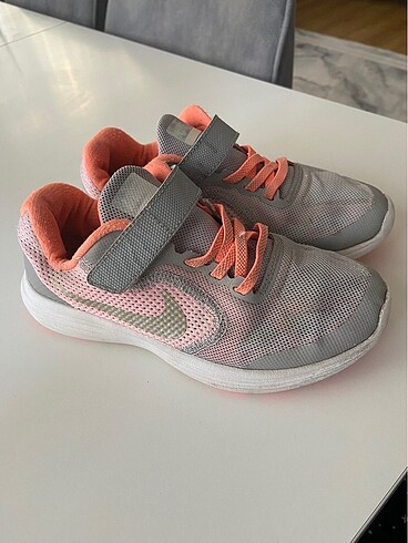 Nike kız çocuk ayakkabısı