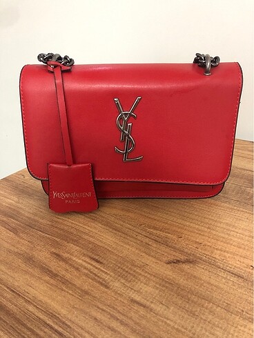 Yves saint laurent kırmızı çanta