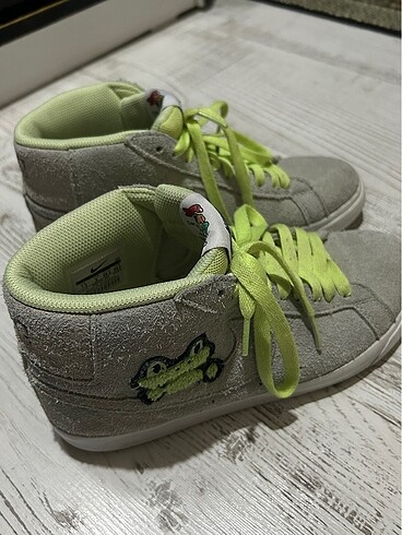 Nike Nike x Frog Skateboards SB Zoom Blazer Mid QS Sneakers