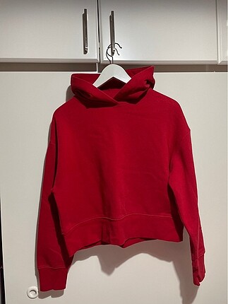 Zara kırmızı sweatshirt