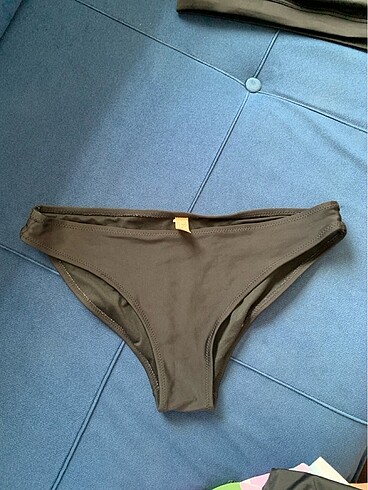 Penti siyah bikini altı