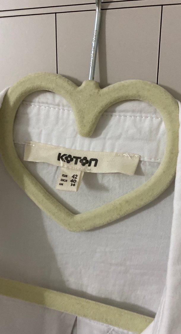 Düğmeli Beyaz Keten Kadın Gömlek - Görsel 3