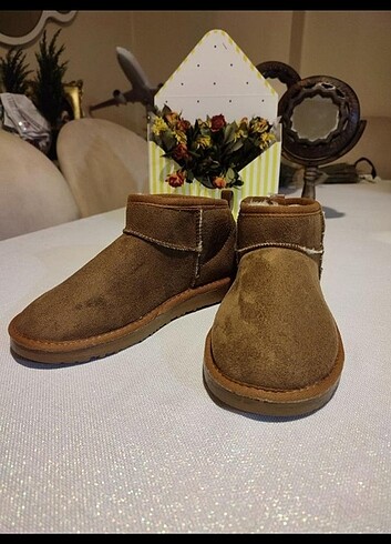 UGG ultra mini