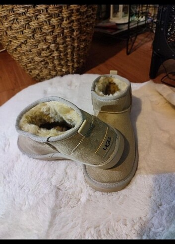 37 Beden UGG ultra mini