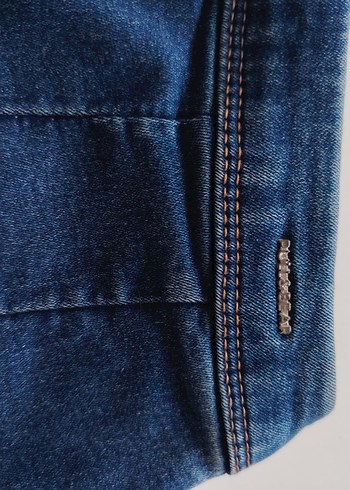 Düğmeli Kadın Midi Kot Şort - Görsel 3