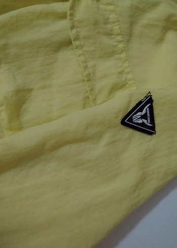 Sarı Kapüşonlu Erkek Çocuk  Yağmurluk - Görsel 3