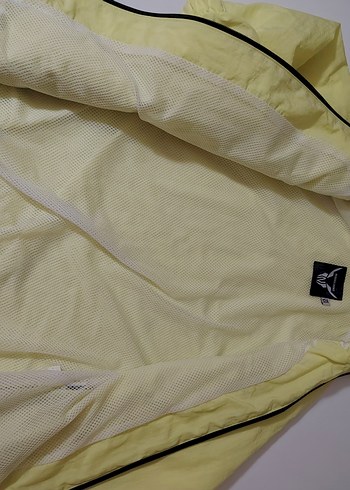 Sarı Kapüşonlu Erkek Çocuk  Yağmurluk - Görsel 4