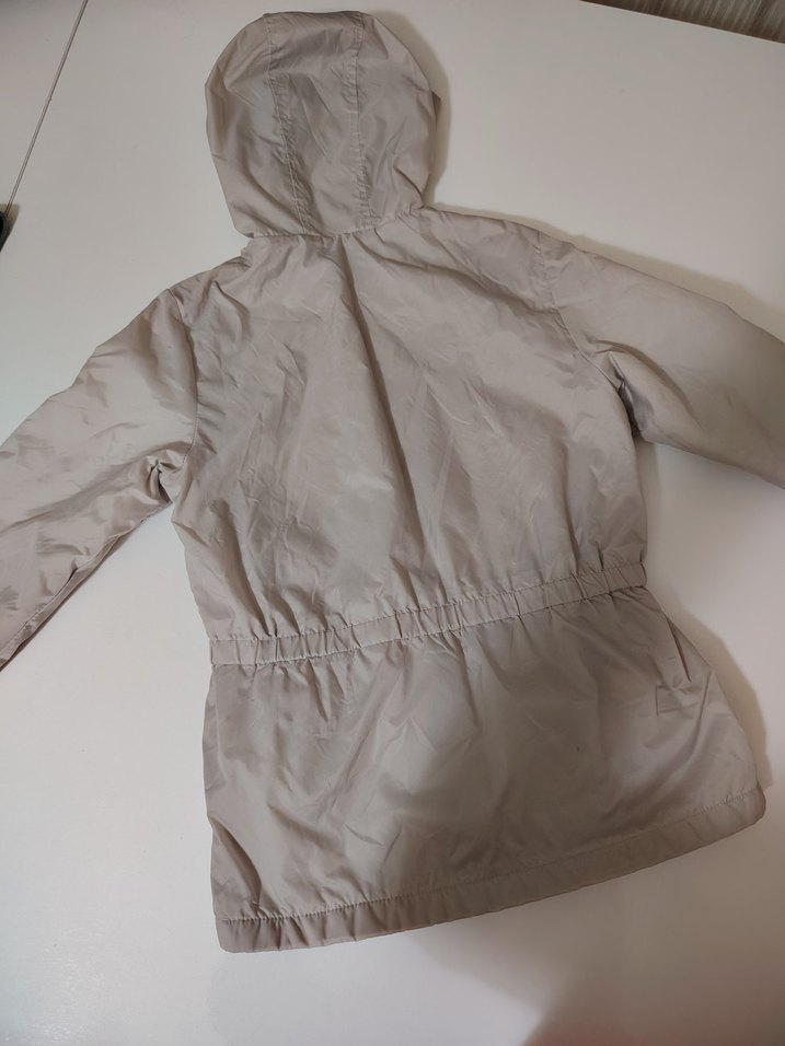 Benetton Kız Çocuk Bej Kapüşonlu Fermuarlı yağmurluk - Görsel 5