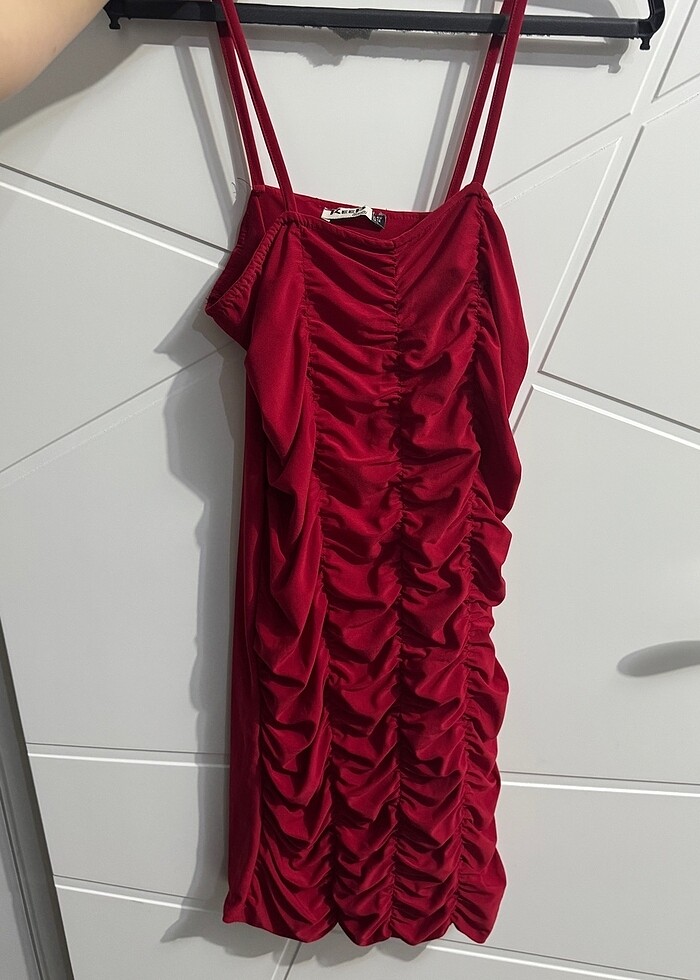 Kırmızı mini elbise - Görsel 1