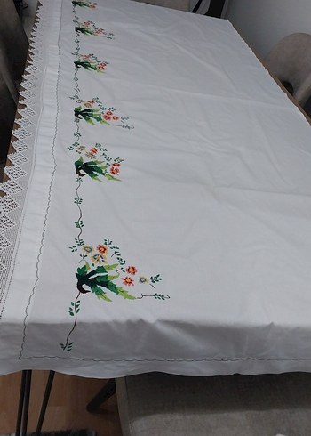 El işlemeli etek